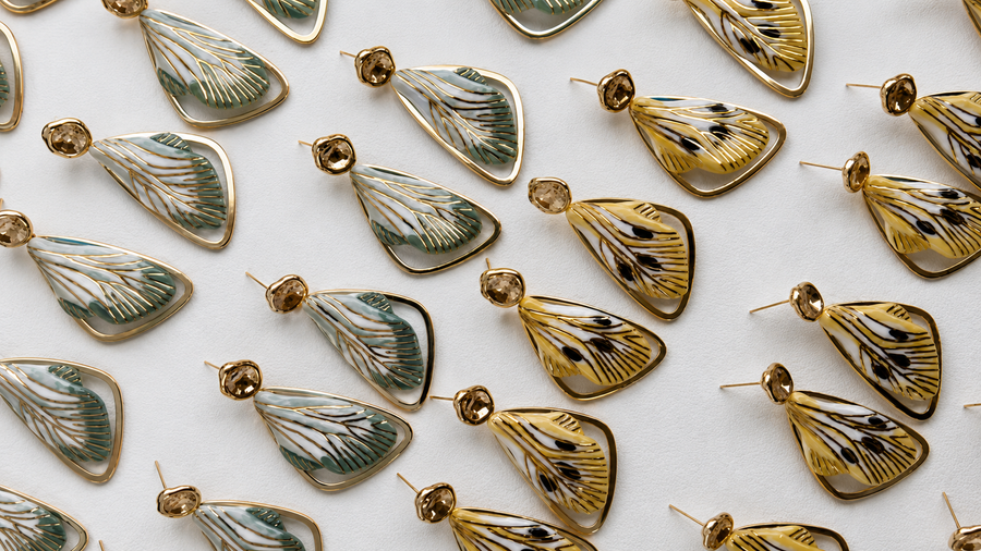 Assembly and pairing of porcelain jewelry