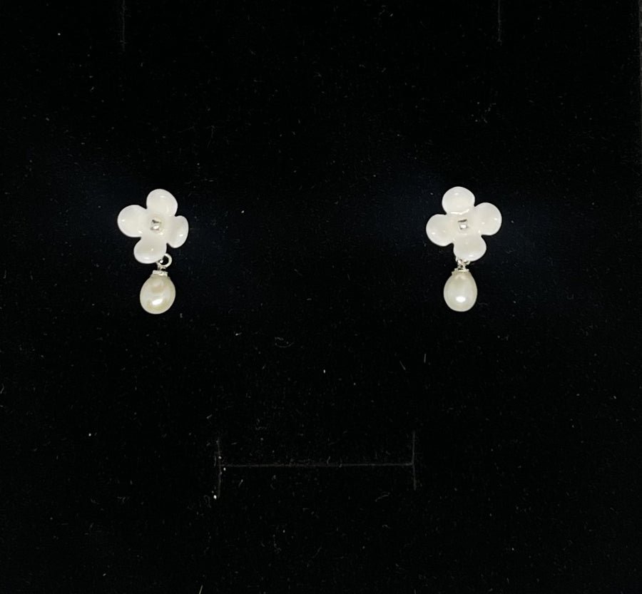 Floral Trace Pearl